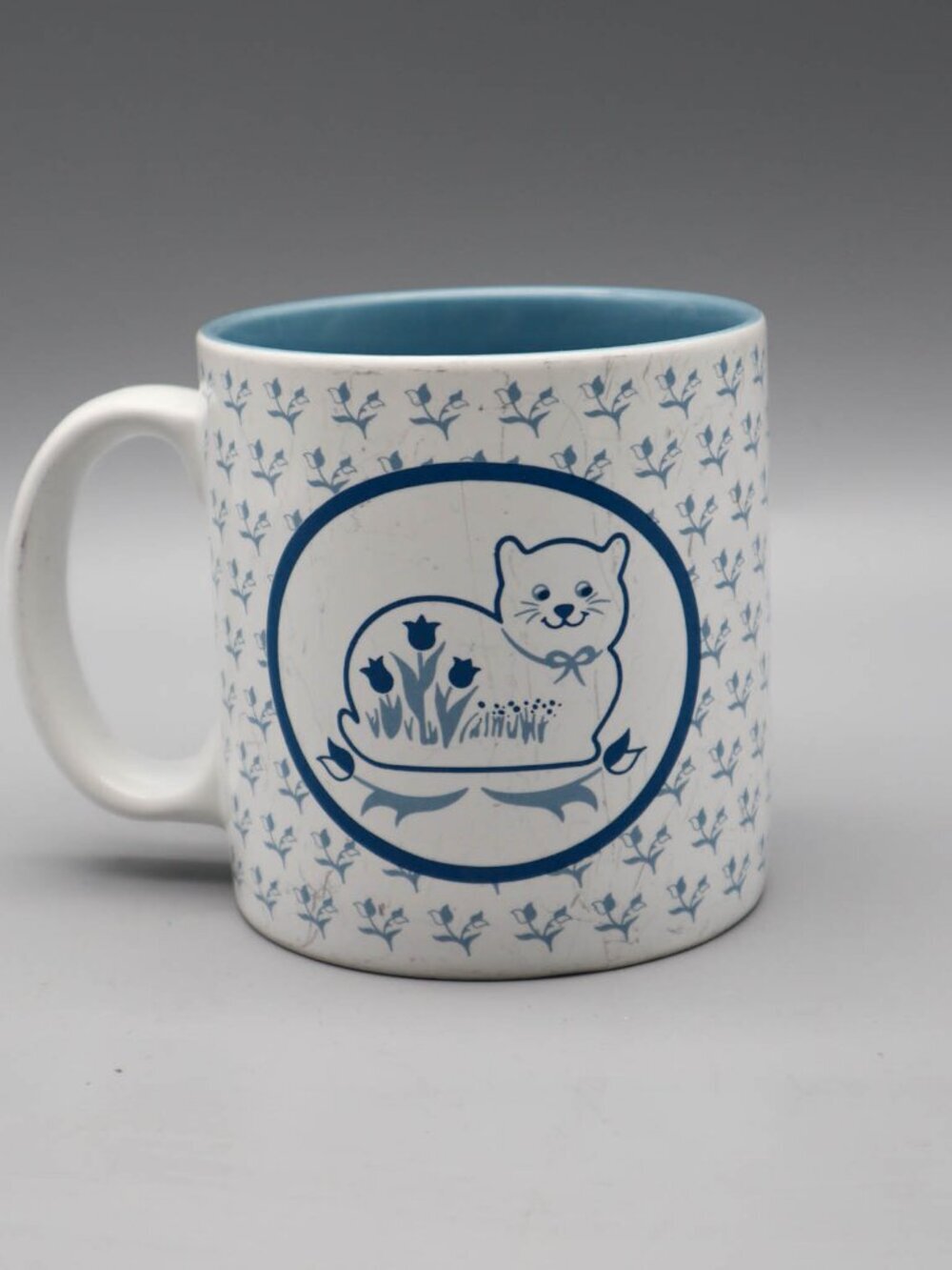 Vtg Russ Berrie Country Cat Blue & White Floral Ceramic Coffee Mug #8124 Cottage - Picture 3 of 7